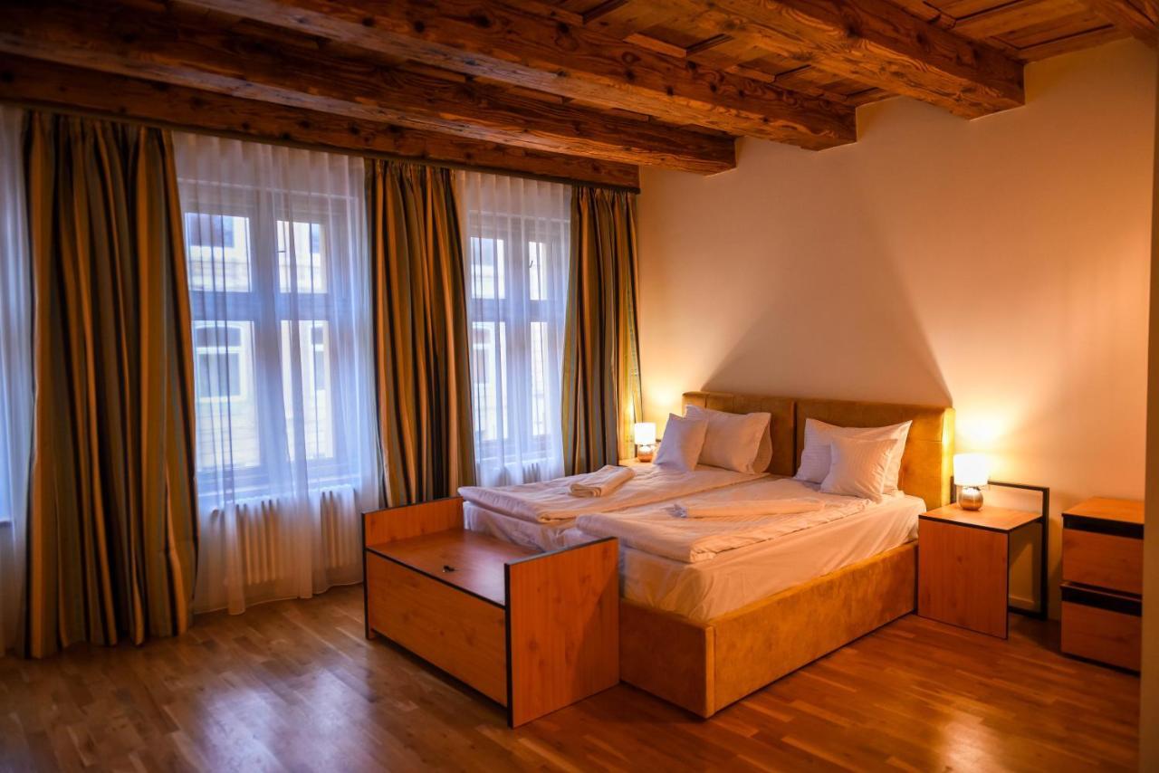 Schloss Apartments Braşov Esterno foto